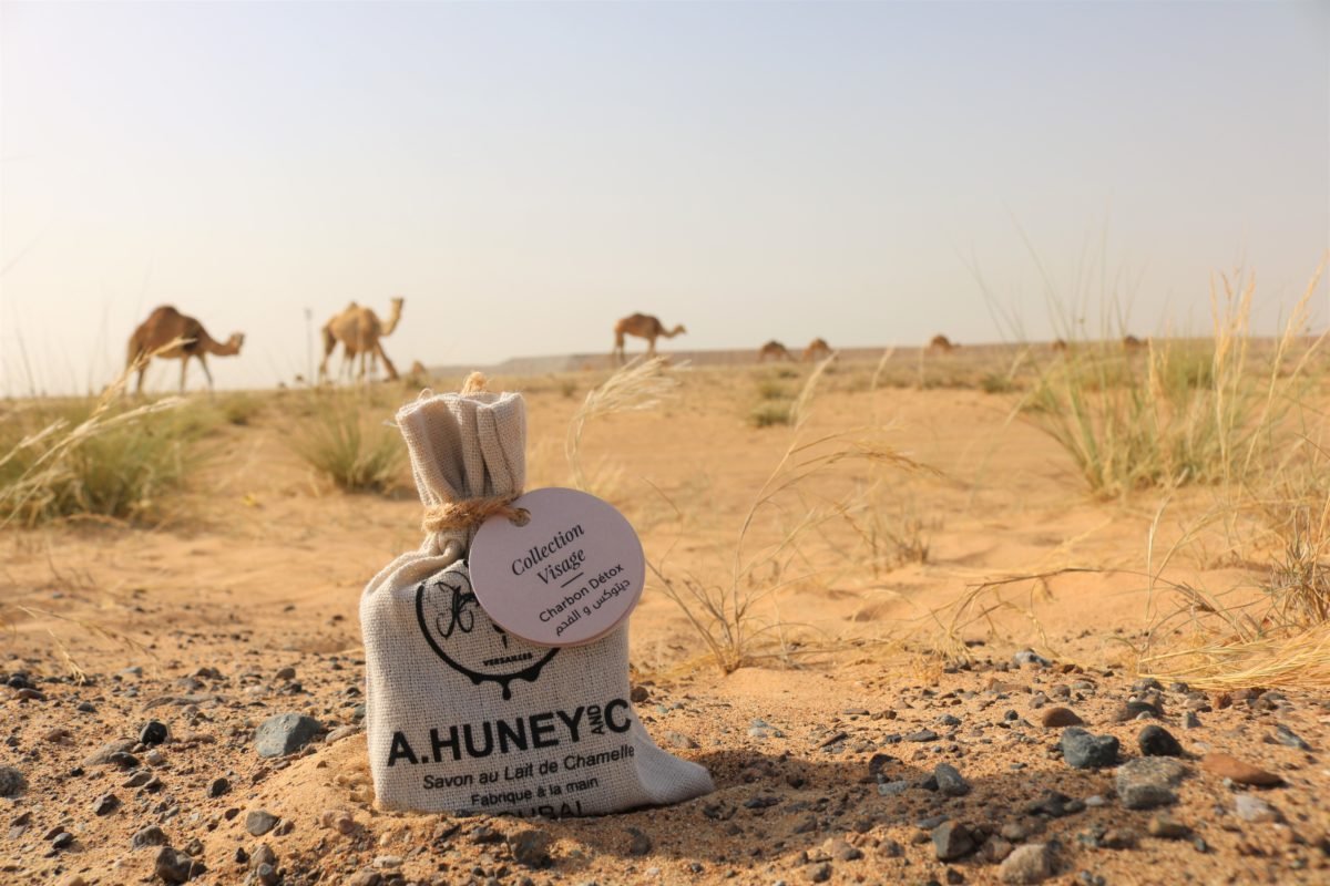 Savon lait de chamelle charbon détox Ahuney - Camel soap Ahuney Dubai - Savon lait de chèvre - Savon lait d'ânesse - Savon naturel artisanal 1